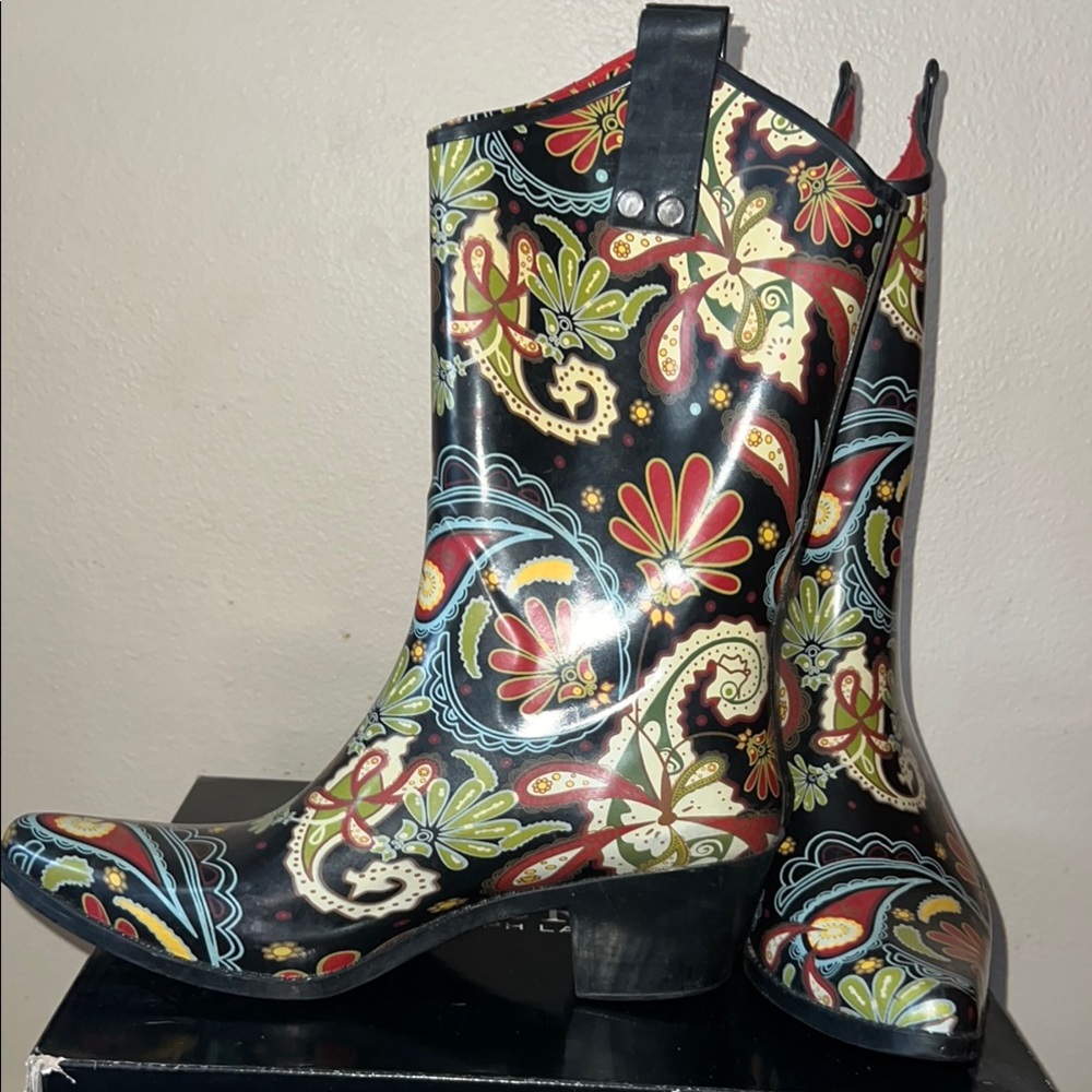 Henry Ferrera Red and Cream Heeled Boots